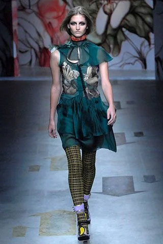 Look 16